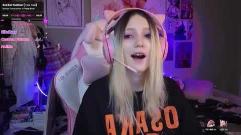 Evie online show from 02/04/25, 11:38