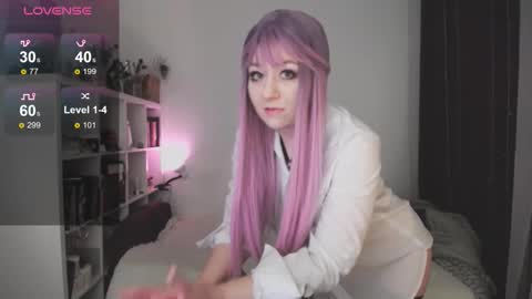 Snapshot of eviecuster chatting on 10/28/25, 10:45 Im gonna be on in 2 hours online show from 10/28/25, 10:45