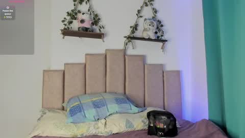 Ivi Alejandra  online show from 04/20/26, 10:33