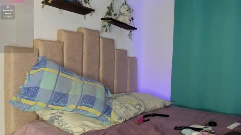 Snapshot of evieh1_ chatting on 05/03/26, 04:24 Ivi Alejandra online show from 05/03/26, 04:24