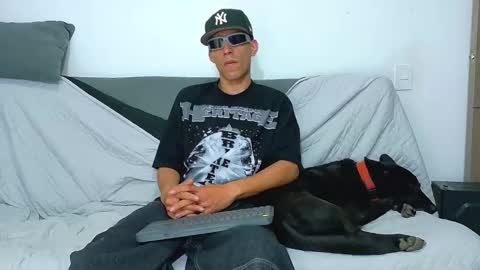 evil_boss1 online show from 04/20/26, 01:41