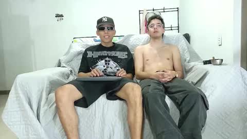 evil_boss1 online show from 04/21/26, 04:19