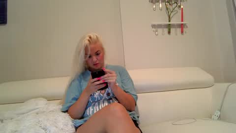 Snapshot of evillers1 chatting on 12/02/24, 12:41 Badblondebunny online show from 12/02/24, 12:41