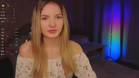 Snapshot of evilyn_next_door chatting on 11/26/25, 10:16 Evelyn online show from 11/26/25, 10:16