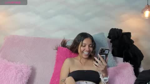 Snapshot of evolette_angels chatting on 09/30/25, 04:34 EVOLETTE ANGELS online show from 09/30/25, 04:34