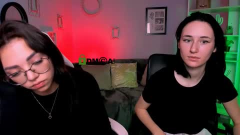 Evi online show from 03/11/25, 10:18