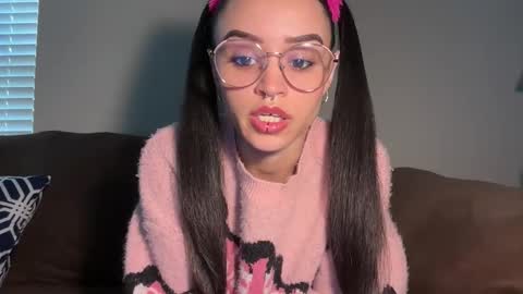 evusixx online show from 10/31/25, 05:58