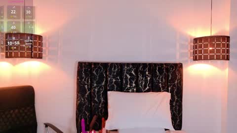 evvaa_moon online show from 03/31/26, 12:27