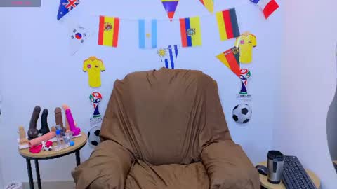 evvaa_moon online show from 07/22/26, 12:41