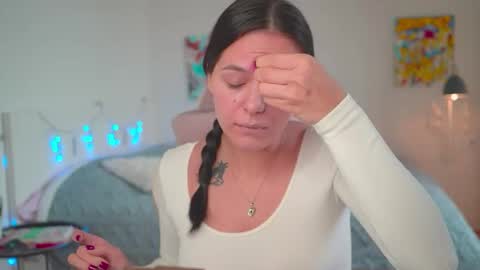 ewelynscott online show from 10/20/25, 10:05