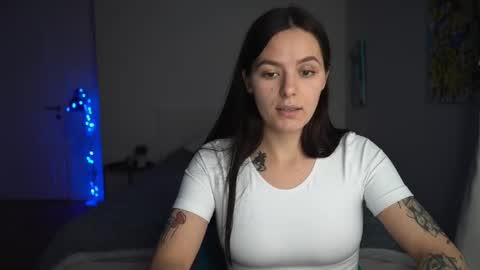 ewelynscott online show from 11/26/25, 05:03