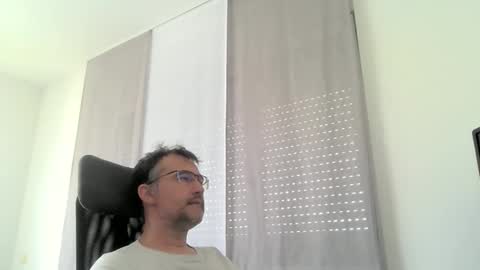 Snapshot of exhibit77 chatting on 06/01/26, 08:49 exhibit77 online show from 06/01/26, 08:49