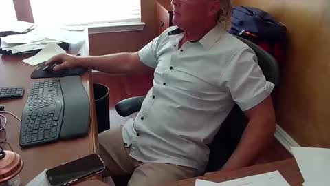 Snapshot of exhibitman69_ldb chatting on 11/04/25, 05:01 exhibitman69_ldb online show from 11/04/25, 05:01