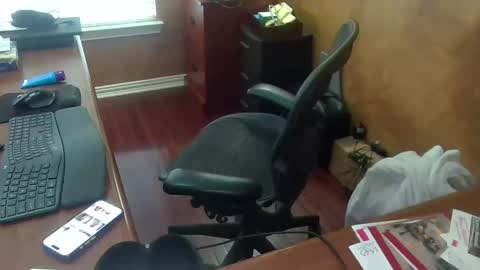 Snapshot of exhibitman69_ldb chatting on 05/17/26, 10:17 exhibitman69_ldb online show from 05/17/26, 10:17