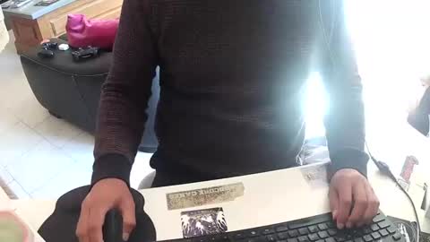 Gio online show from 10/10/25, 10:36