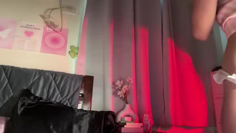 Angela online show from 12/05/25, 03:59