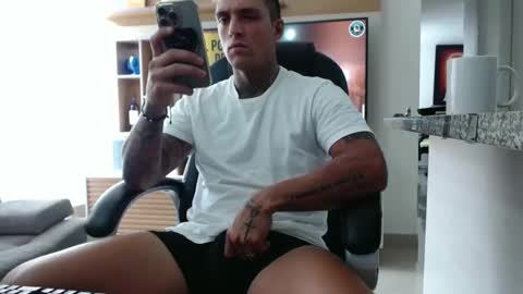camilo online show from 04/28/26, 02:33