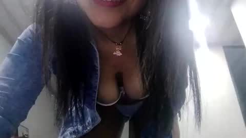 Snapshot of exotic_mia_ chatting on 04/07/26, 03:40 Mia online show from 04/07/26, 03:40