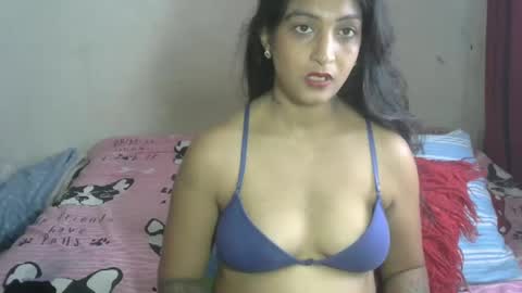 Snapshot of exotic_queen01 chatting on 02/16/25, 09:15 Amber online show from 02/16/25, 09:15