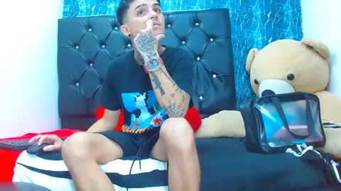 Snapshot of exotichot_couple chatting on 01/21/25, 07:58 exotichot_couple online show from 01/21/25, 07:58