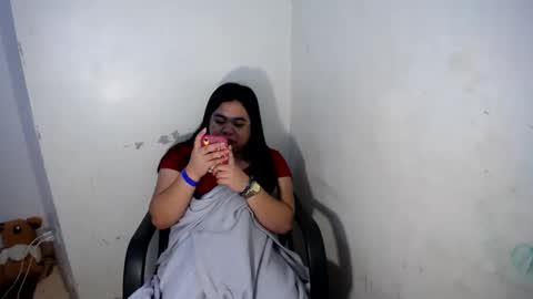 Snapshot of exoticpinayx chatting on 12/15/24, 04:40 SHANTAL MARIE online show from 12/15/24, 04:40