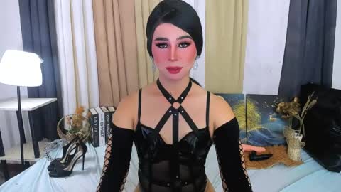 Snapshot of expensive_elise chatting on 04/24/26, 04:31 expensive_elise online show from 04/24/26, 04:31