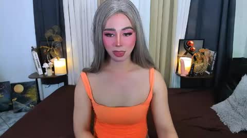 Snapshot of expensive_elise chatting on 05/14/26, 05:20 expensive_elise online show from 05/14/26, 05:20