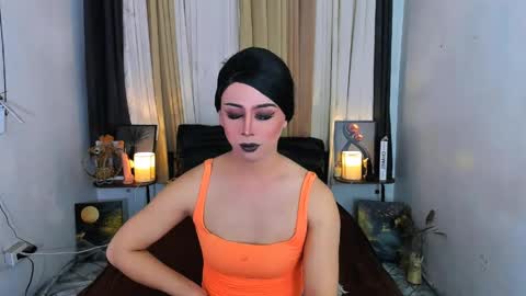 Snapshot of expensive_elise chatting on 05/21/26, 04:03 expensive_elise online show from 05/21/26, 04:03