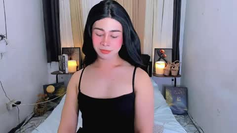 Snapshot of expensive_elise chatting on 06/06/26, 03:39 expensive_elise online show from 06/06/26, 03:39