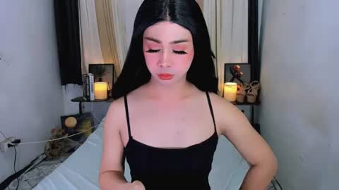 Snapshot of expensive_elise chatting on 06/10/26, 12:15 expensive_elise online show from 06/10/26, 12:15