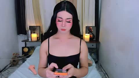 Snapshot of expensive_elise chatting on 06/17/26, 10:39 expensive_elise online show from 06/17/26, 10:39