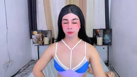 Snapshot of expensive_elise chatting on 06/28/26, 07:47 expensive_elise online show from 06/28/26, 07:47