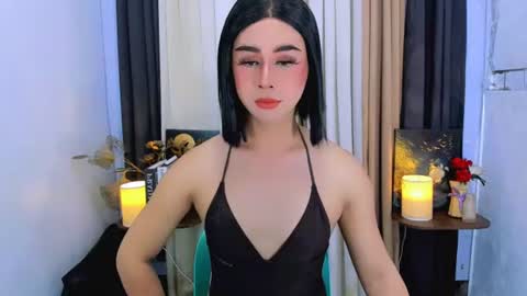 Snapshot of expensive_elise chatting on 07/15/26, 11:04 expensive_elise online show from 07/15/26, 11:04