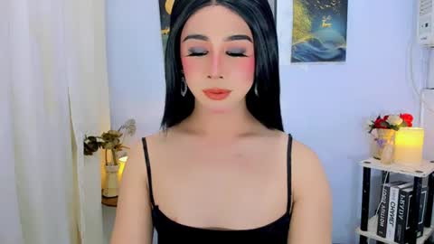 Snapshot of expensive_elise chatting on 08/01/26, 12:10 expensive_elise online show from 08/01/26, 12:10