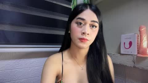 Snapshot of expensivets_chloe chatting on 10/30/25, 08:53 chloee online show from 10/30/25, 08:53