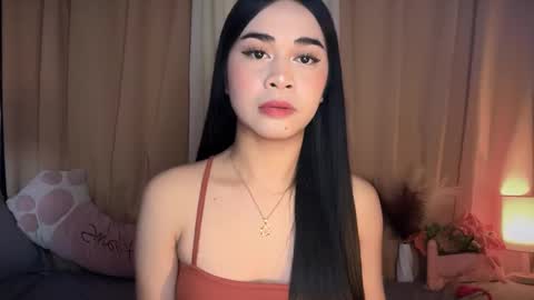 Snapshot of expensivets_chloe chatting on 12/16/25, 12:54 chloee online show from 12/16/25, 12:54