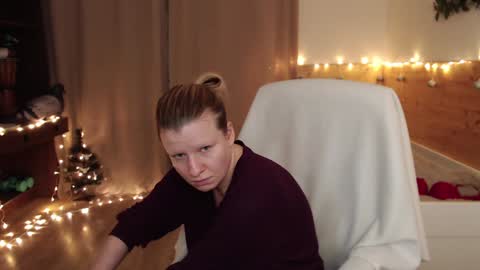 Crystal online show from 01/01/25, 03:34