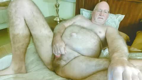 Snapshot of exposedfur chatting on 12/19/24, 10:42 exposedfur online show from 12/19/24, 10:42