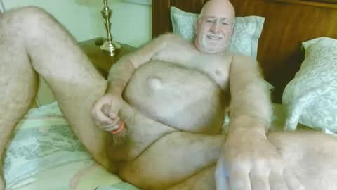 Snapshot of exposedfur chatting on 09/19/25, 04:58 exposedfur online show from 09/19/25, 04:58