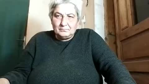 Snapshot of exquisitemature chatting on 10/19/25, 09:26 ExquisiteMature online show from 10/19/25, 09:26