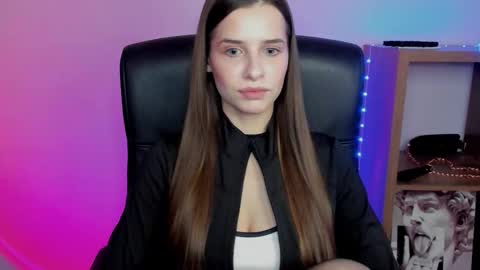 Maya online show from 11/17/25, 07:36