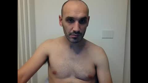 Snapshot of extr0 chatting on 11/14/25, 09:57 Extro online show from 11/14/25, 09:57