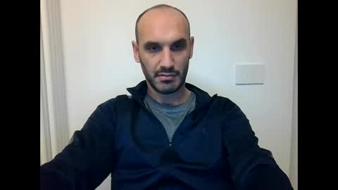 Snapshot of extr0 chatting on 11/25/25, 10:10 Extro online show from 11/25/25, 10:10