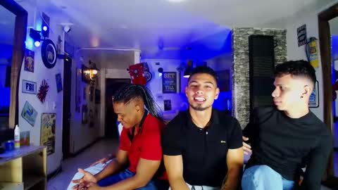 extrangers online show from 12/24/24, 12:11