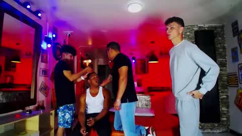 extrangers online show from 01/17/25, 12:10