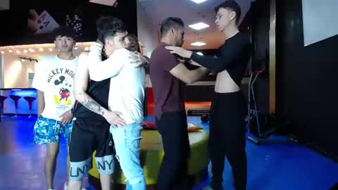 extrangers online show from 02/11/25, 12:16