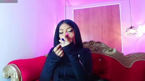 Snapshot of ey_im_simone_ chatting on 07/11/26, 12:19 online show from 07/11/26, 12:19