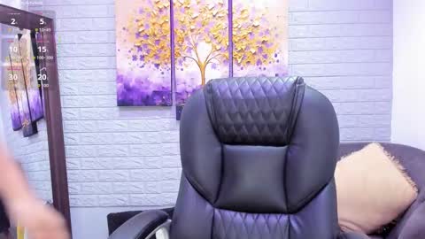 Snapshot of eyes_duque chatting on 11/29/25, 07:28 online show from 11/29/25, 07:28