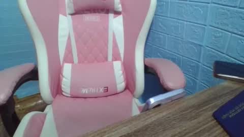 Eye online show from 04/18/26, 03:27