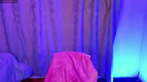 eymmy_24 online show from 01/13/26, 03:45